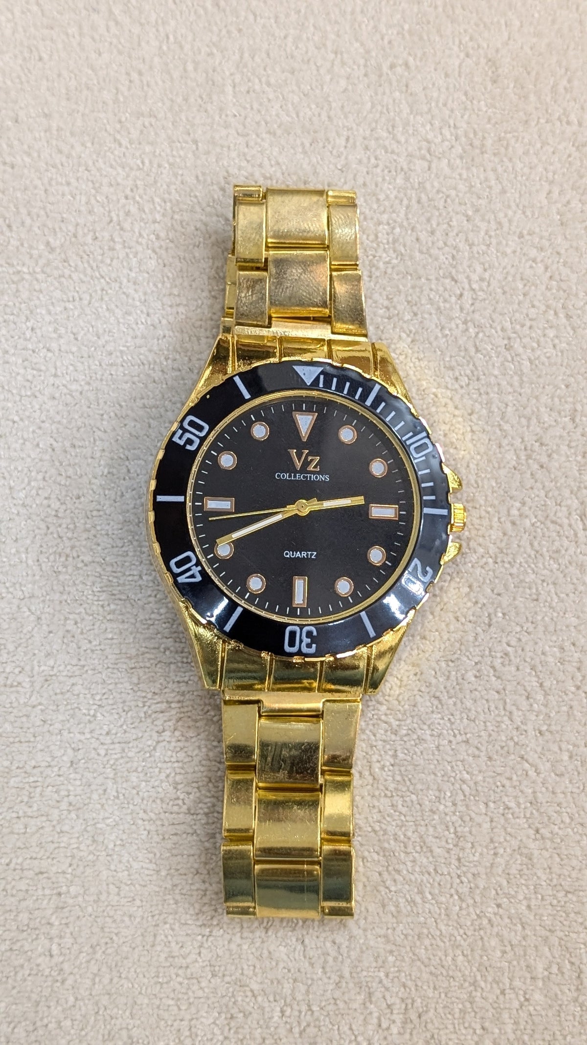 VZ Aurelia Golden Round Black Man Watch